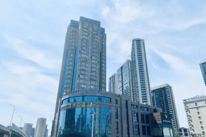 Ухань: Vienna Hotel (Wuhan Central China Normal University, Huquan Metro Station)
