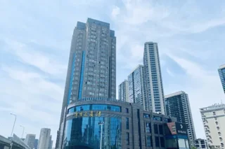 Ухань: Vienna Hotel (Wuhan Central China Normal University, Huquan Metro Station)