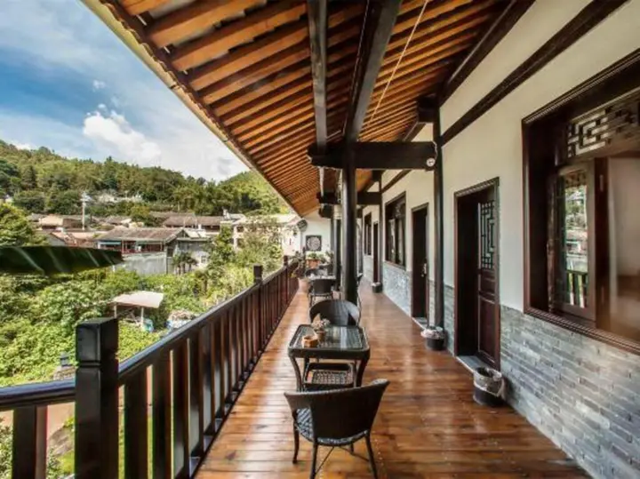 Баошань: Heyueju Inn