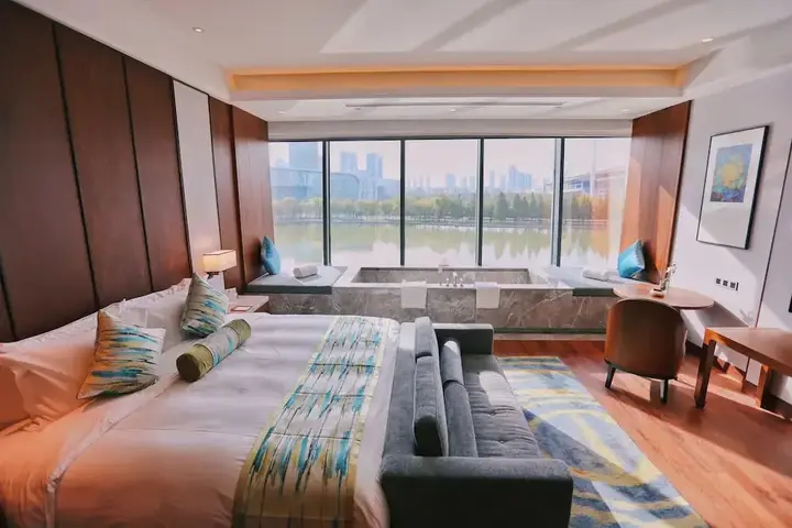 Лоян: Yading Peninsula Hotel