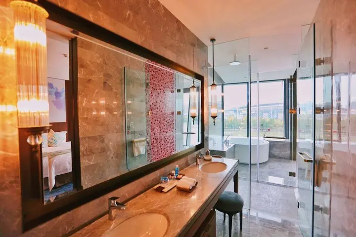 Лоян: Yading Peninsula Hotel