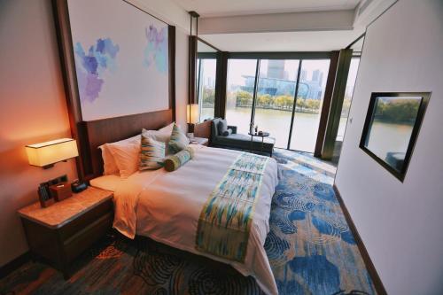 Лоян: Yading Peninsula Hotel
