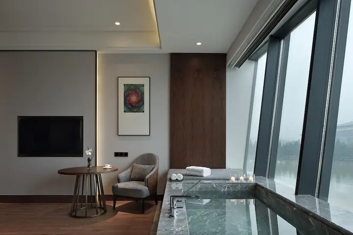 Лоян: Yading Peninsula Hotel