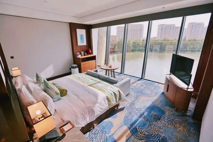 Лоян: Yading Peninsula Hotel