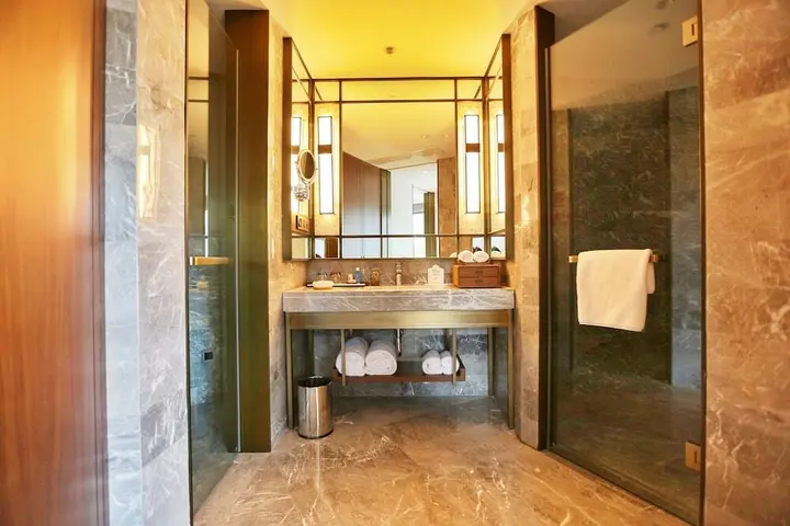 Лоян: Yading Peninsula Hotel