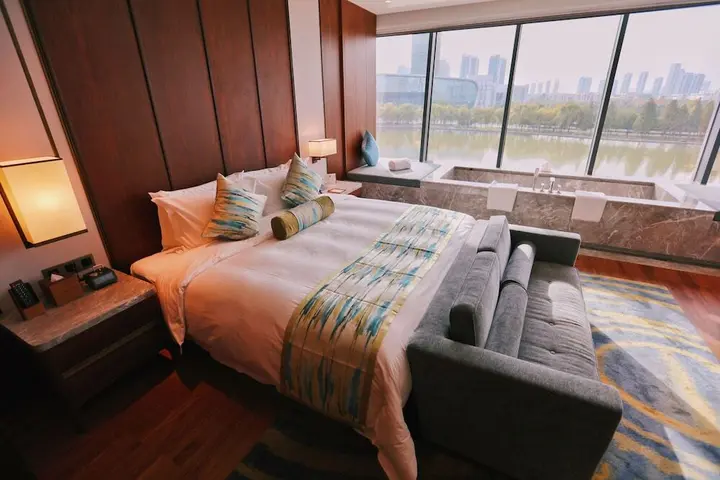 Лоян: Yading Peninsula Hotel