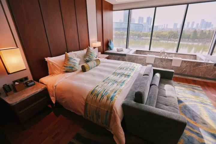 Лоян: Yading Peninsula Hotel
