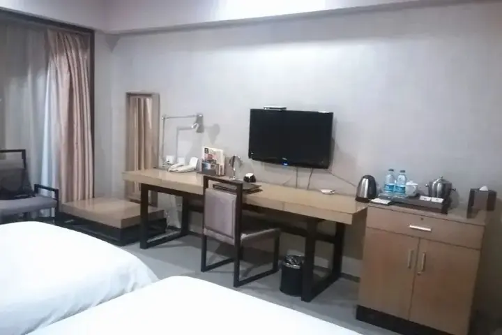 Ляньюньган: Jinyuan Hotel