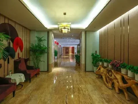 Даньдун: Phoenix Mountain Hotel