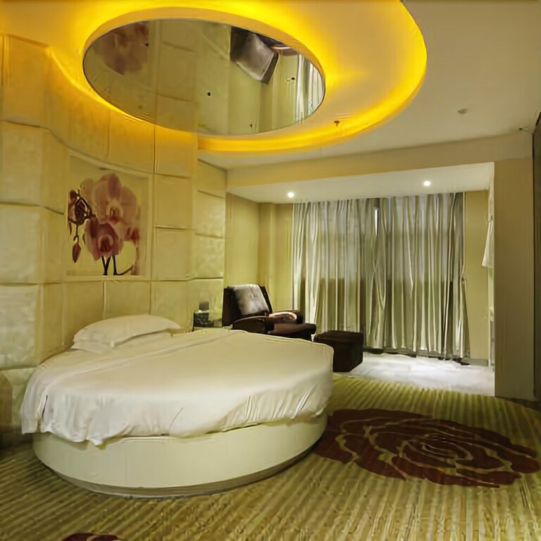 Джиангме: Jiangmen Charming Hotel