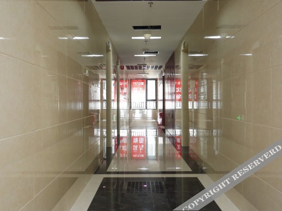 Лоян: Aiguo Express Hotel Luoyang Shiji Huayang