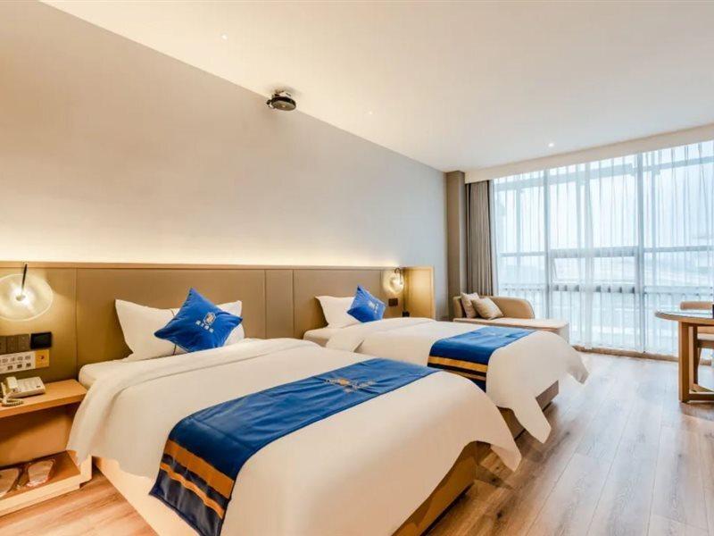 Наньчун: Super 8 Boutique Hotel (Langzhong store)