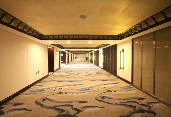 Баодин: Holiday Inn Wuyuan Huazhong