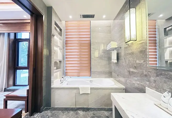 Баодин: Holiday Inn Wuyuan Huazhong