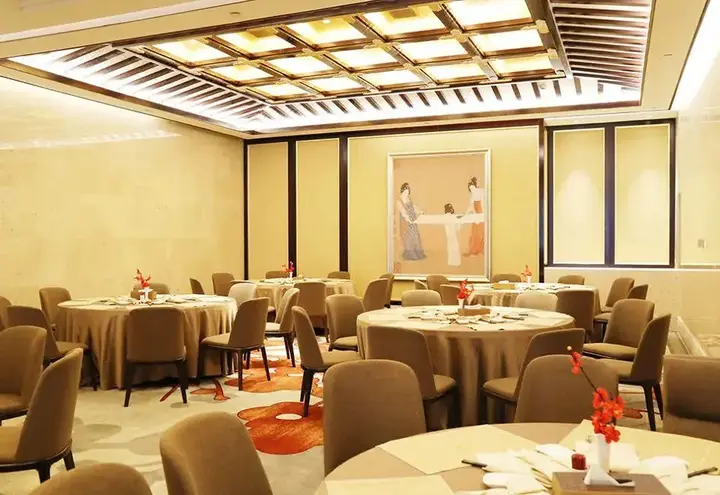 Баодин: Holiday Inn Wuyuan Huazhong