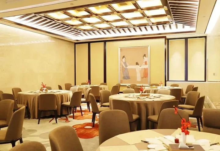 Баодин: Holiday Inn Wuyuan Huazhong