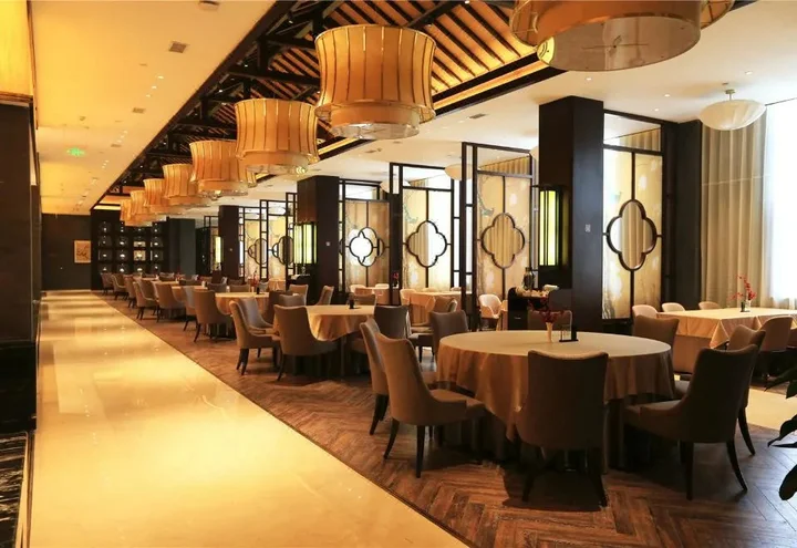 Баодин: Holiday Inn Wuyuan Huazhong