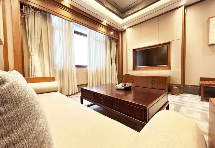 Баодин: Holiday Inn Wuyuan Huazhong