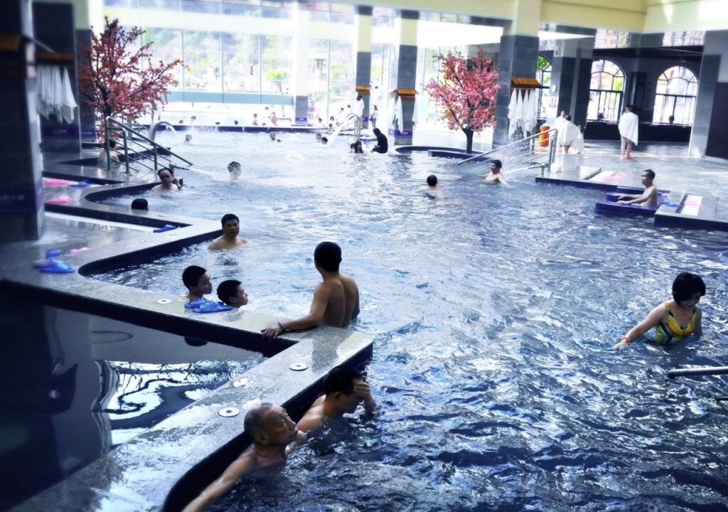Шаогуань: Shaoguan Palace International Resorts