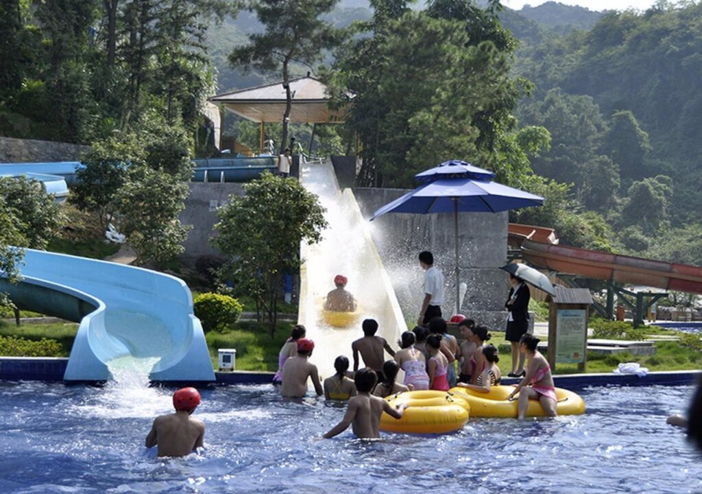 Шаогуань: Shaoguan Palace International Resorts