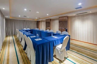 Чунцин: Rezen Kingtown Hotel (Chongqing Liangping)
