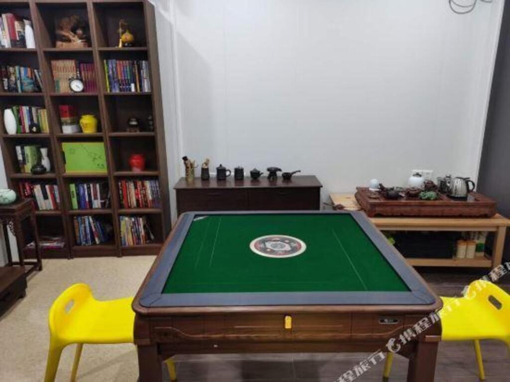 Шэньян: Huijia Shishang Hotel (consulate)