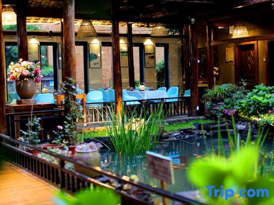 Пучжэхэй: Tung lei small courtyard home