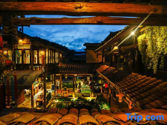 Пучжэхэй: Tung lei small courtyard home