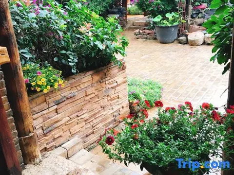 Пучжэхэй: Tung lei small courtyard home