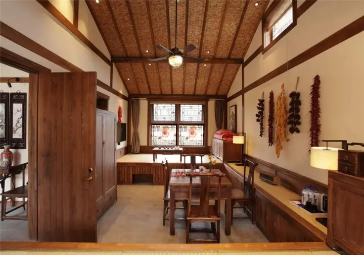 Байшань: Changbaishan Luneng Resort Timberwood Lodge