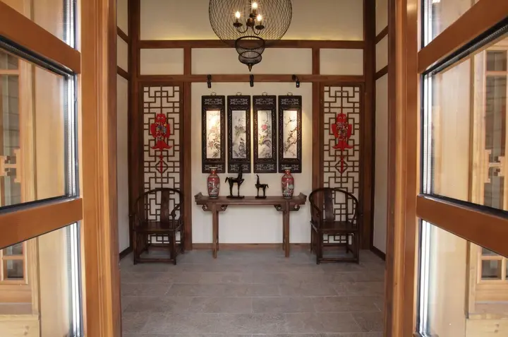 Байшань: Changbaishan Luneng Resort Timberwood Lodge