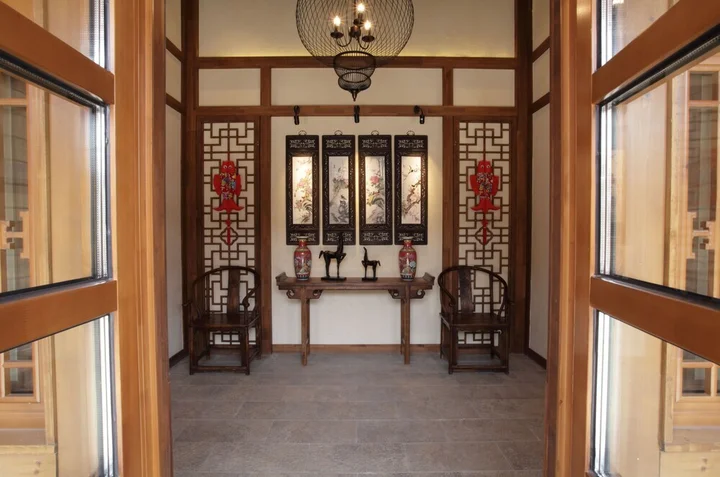 Байшань: Changbaishan Luneng Resort Timberwood Lodge