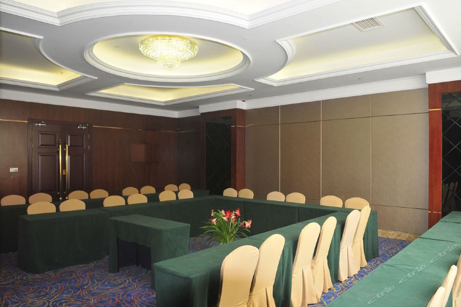 Чэнду: FIRSTHOTSPRINGHOTEL