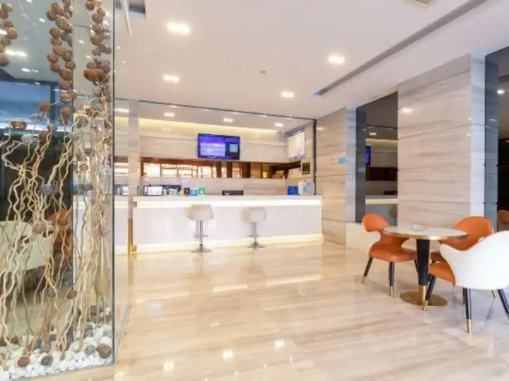 Zhongshan Wenhua Fashion Hotel — фото 1