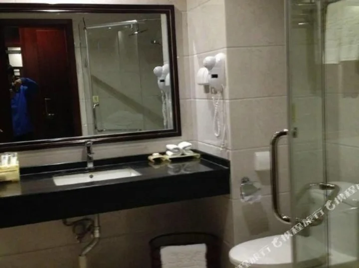 Джин-Чжоу: Zhong Yuan International Hotel