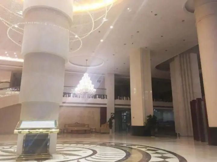 Джин-Чжоу: Zhong Yuan International Hotel