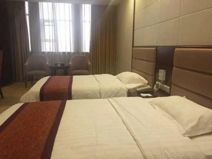 Джин-Чжоу: Zhong Yuan International Hotel