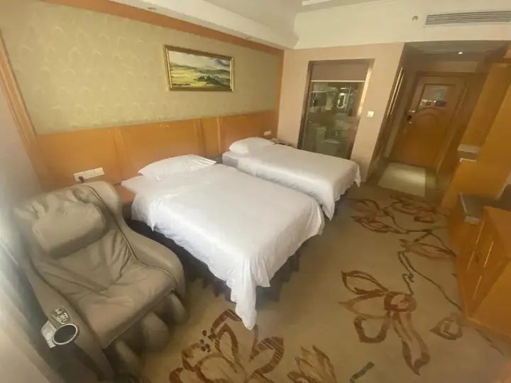 Гуйлинь: Vienna Hotel Guilin Wanfu Square Branch