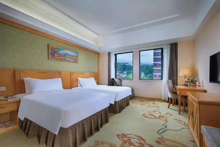 Гуйлинь: Vienna Hotel Guilin Wanfu Square Branch