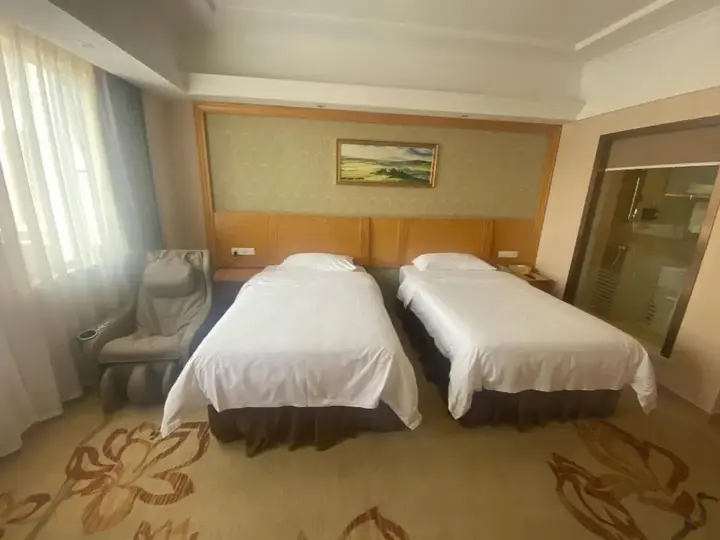 Гуйлинь: Vienna Hotel Guilin Wanfu Square Branch