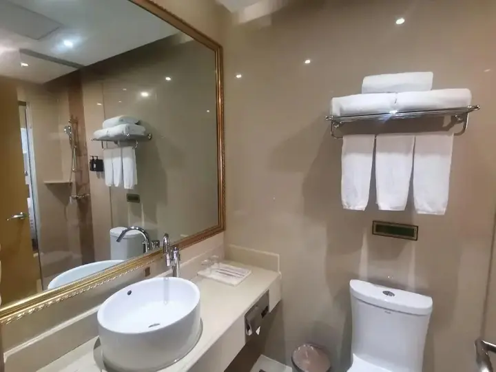 Гуйлинь: Vienna Hotel Guilin Wanfu Square Branch