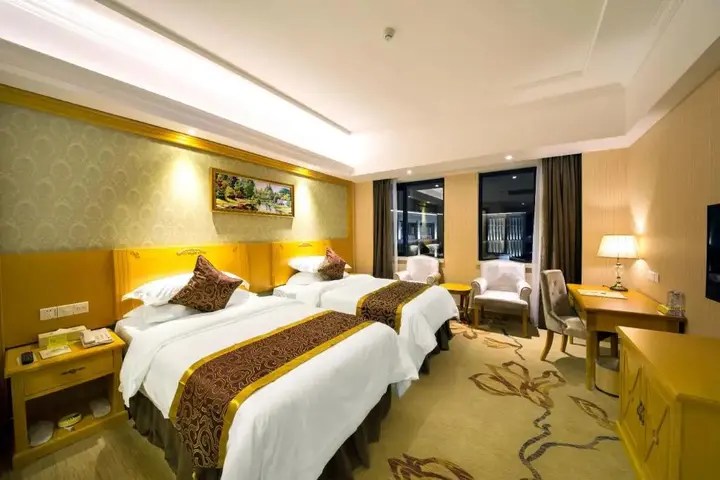 Гуйлинь: Vienna Hotel Guilin Wanfu Square Branch