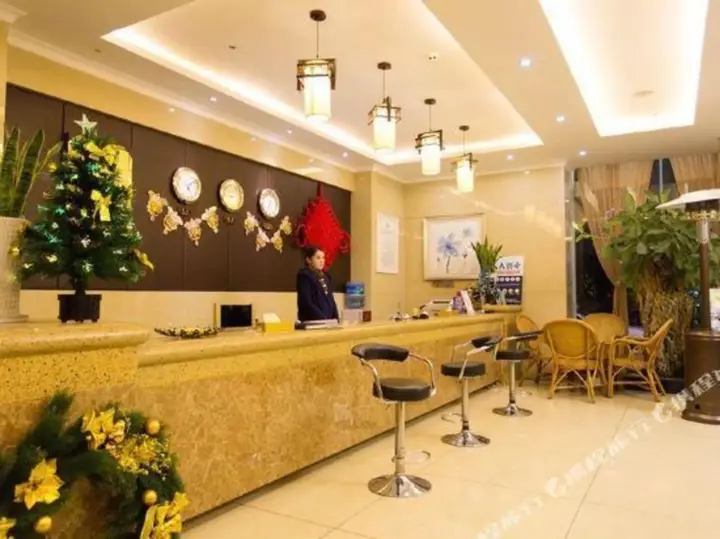 Цюйцзин: Royal Garden Holiday Theme Hotel