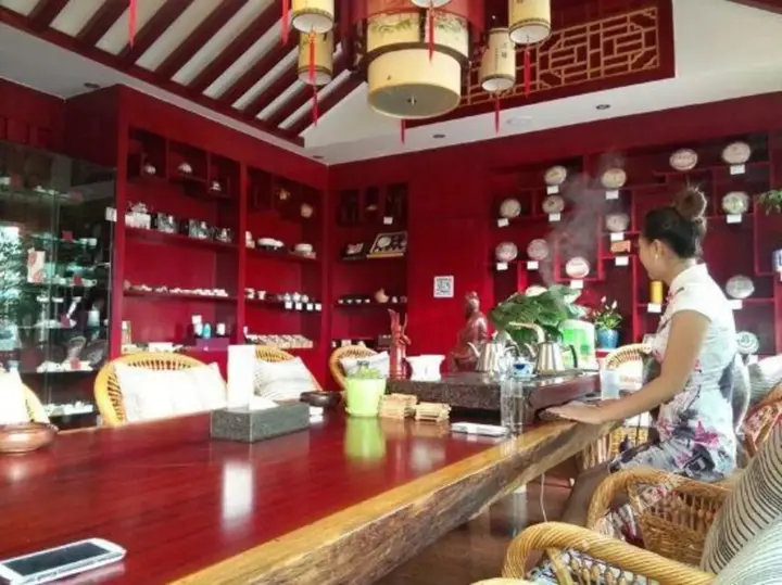 Цюйцзин: Royal Garden Holiday Theme Hotel