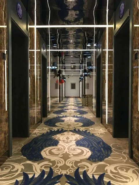 Цюйцзин: Royal Garden Holiday Theme Hotel