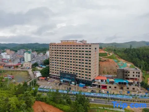 Хейан: Fuyingmen Hot Spring Hotel