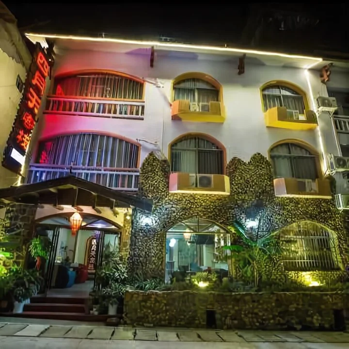 Чжанцзяцзе: Wangshu Inn
