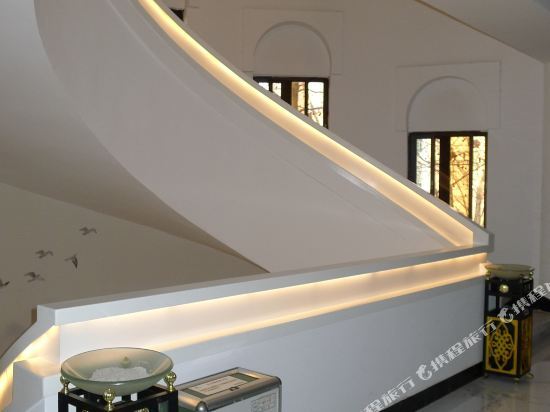 Цзинин: 锦江商务宾馆(邹城岗山北路店)
