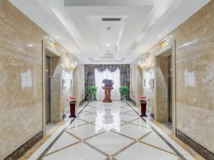 Линьи: Lanling Longzhimeng Hotel