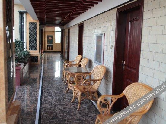 Дунъян: Yong Li Hotel